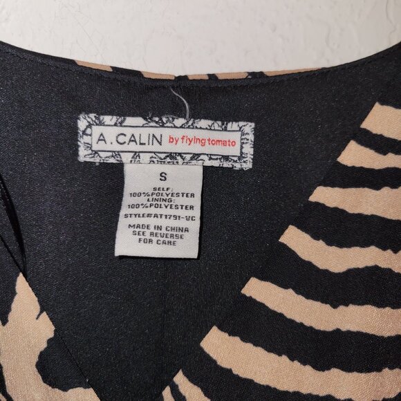 A. Calin by Flying Tomato Women's Tiger Striped Pleated Dolman Blouse Size Small - Picture 3 of 6